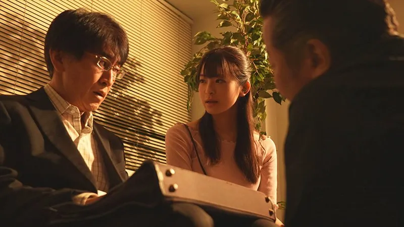 Người chồng vay nợ anh em xã hội, vợ phải bán thân để trả nợ